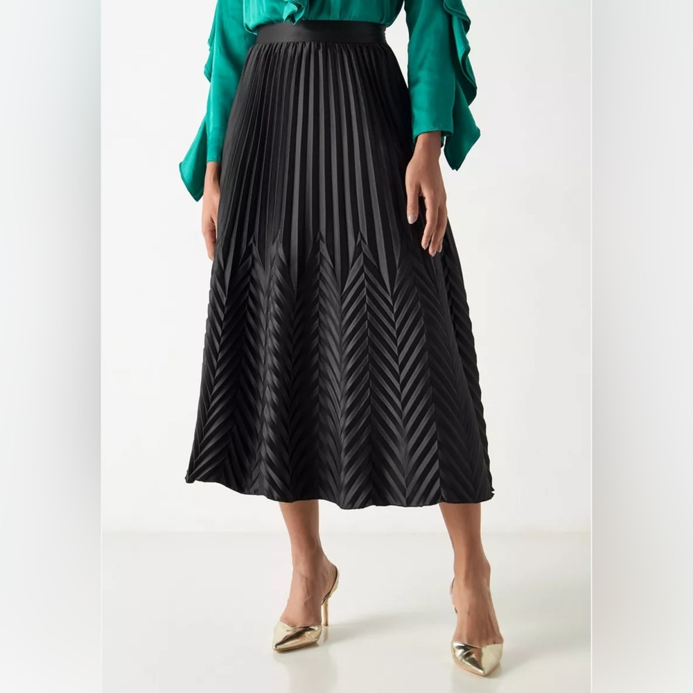 Cachet Black A-Line Skirt